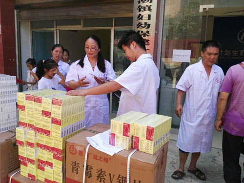 江蘇貴州受災(zāi) 愛(ài)心捐贈(zèng)暖人心