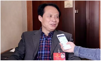 耿福能在涼山州布拖縣樂(lè)安鄉(xiāng)火燈村調(diào)研指導(dǎo)附子種植